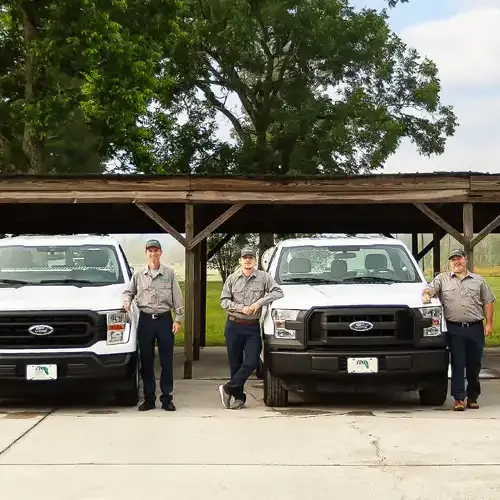 Live oak pest control technicians with trucks - Keep pests away from your home with Live Oak Pest Control in McAlpin FL